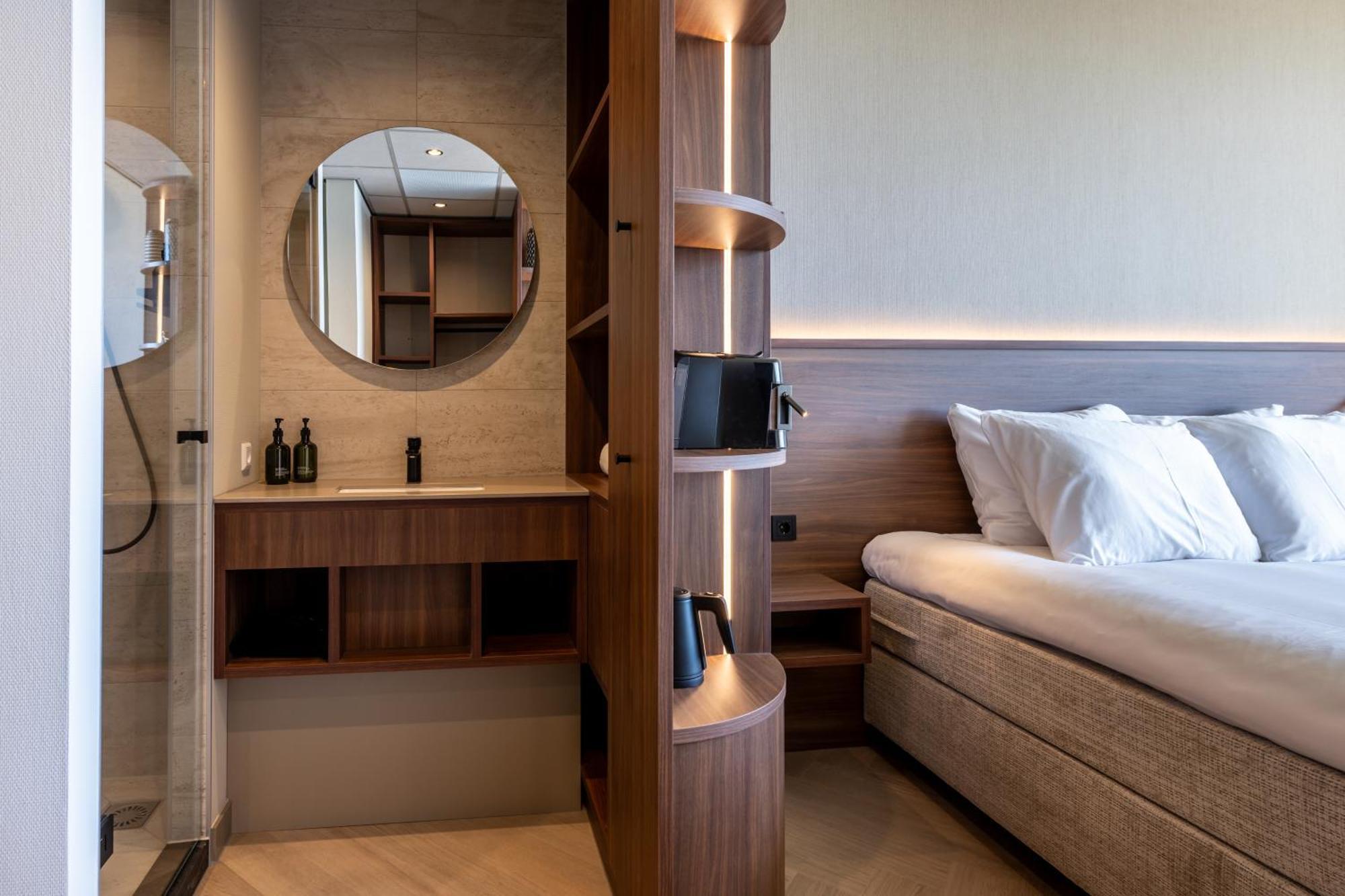 Hotel De Zeevaartschool 弗利辛恩 外观 照片
