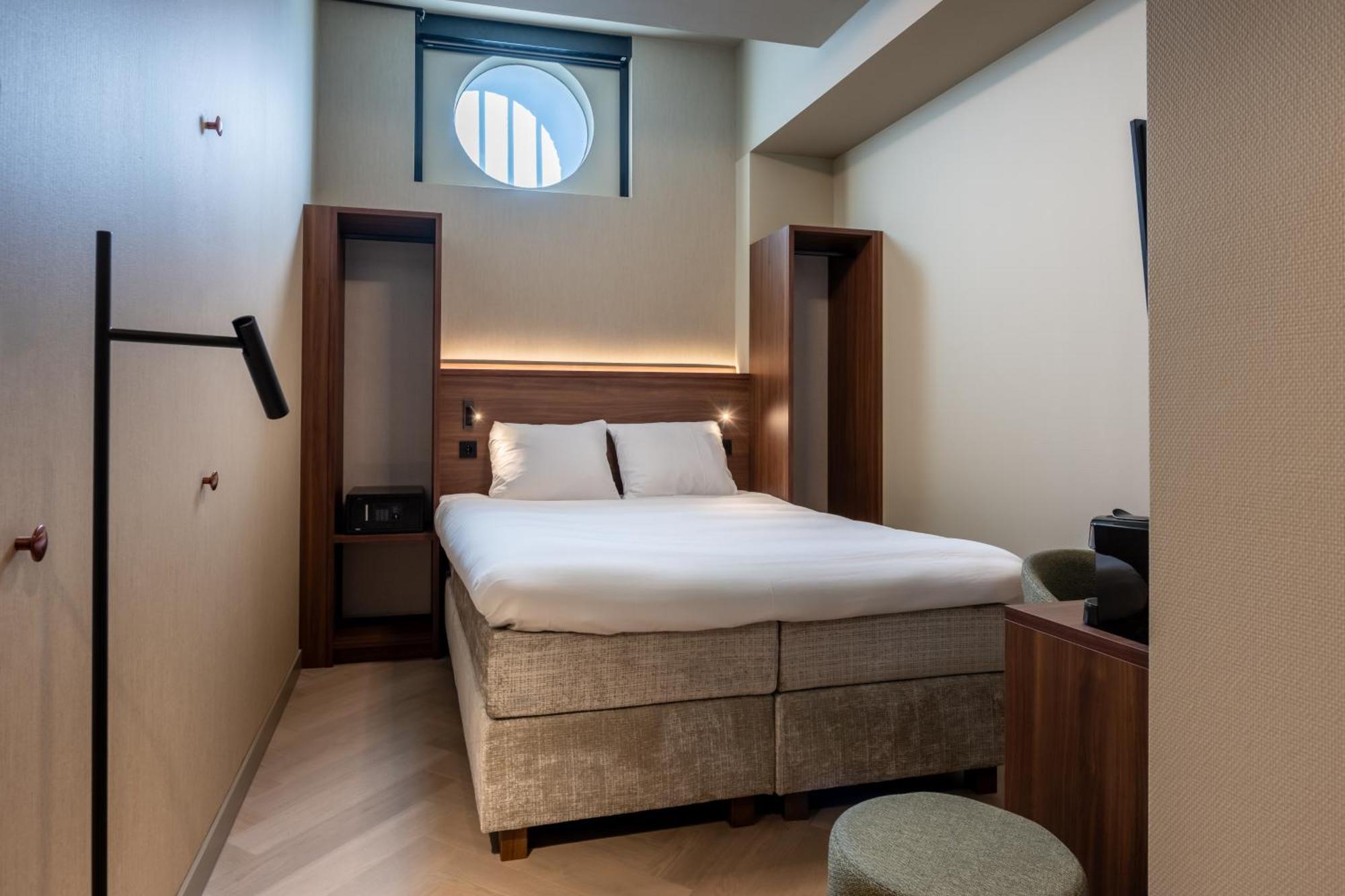 Hotel De Zeevaartschool 弗利辛恩 外观 照片