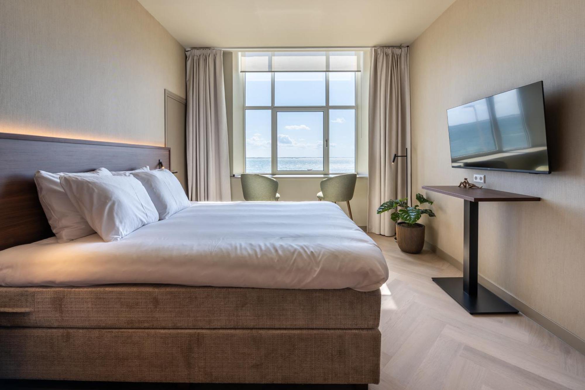 Hotel De Zeevaartschool 弗利辛恩 外观 照片