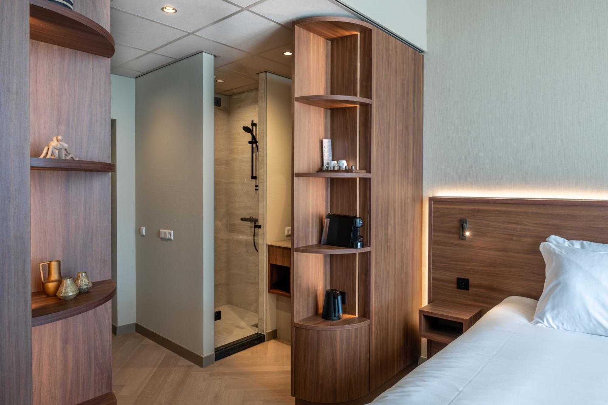 Hotel De Zeevaartschool 弗利辛恩 外观 照片