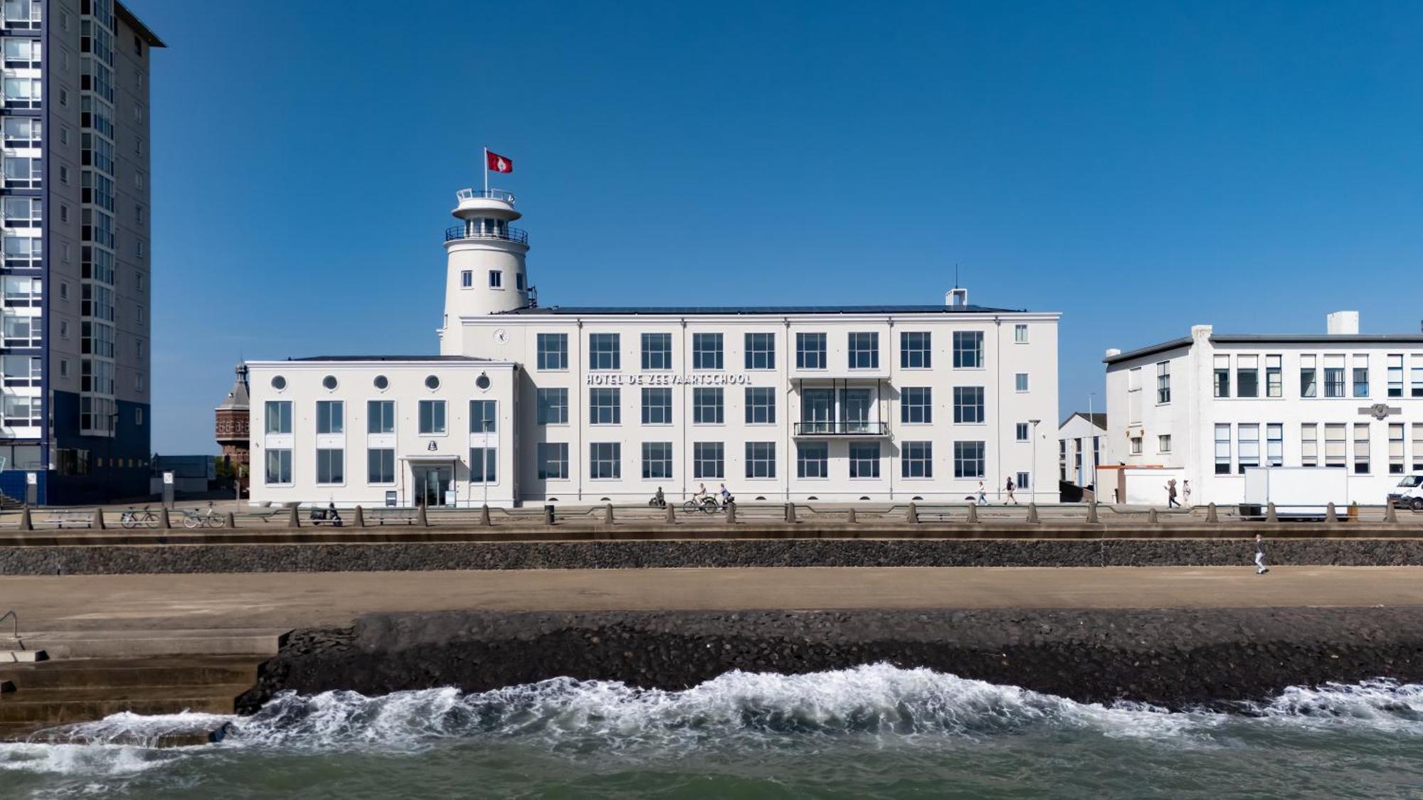 Hotel De Zeevaartschool 弗利辛恩 外观 照片